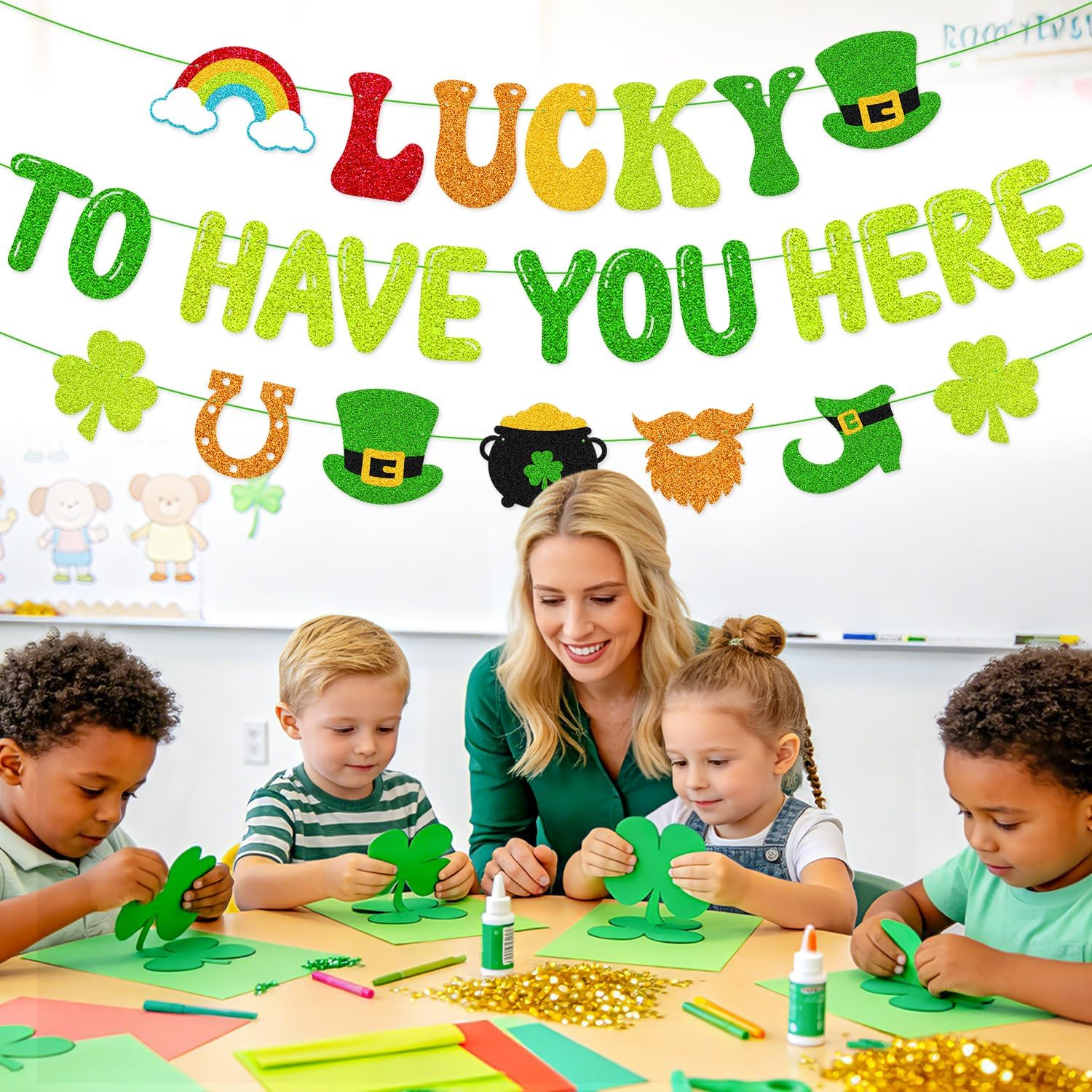 Lucky to Have You Here Banner St. Patrick’s Day Party Decorations for Irish School Classroom Home Celebration Shamrocks Lucky Saint Patrick’s Party Supplies