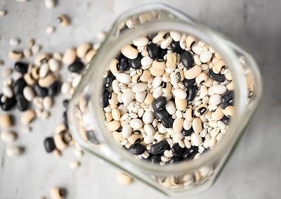 Food to Live Organic Black Bean Soup Mix, 1 Livre - Contient des Haricots Noirs Non-OGM, des Pois aux yeux noirs, de l'Orge Perlée et des Haricots de la Marine, Végétalien, En Vrac, Bonne Source de Fibres Diététiques, Protéine, Cuivre