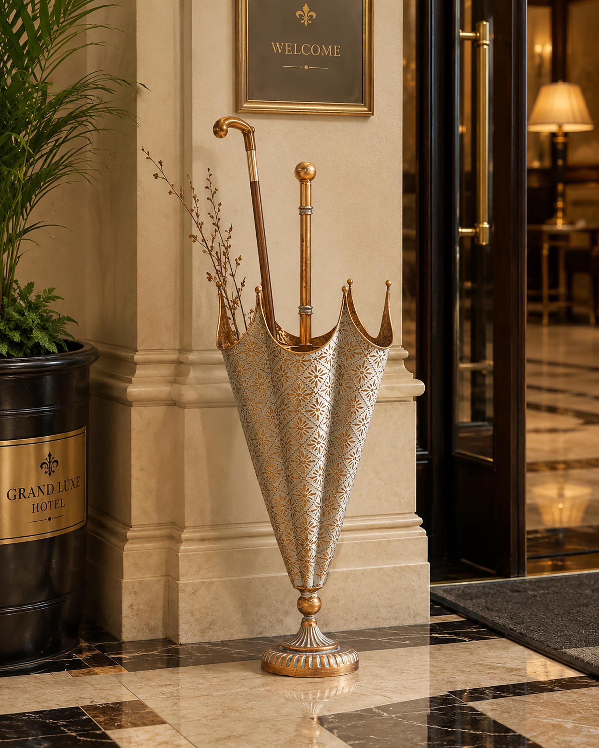 Elegancki stojak na parasole do wejścia, vintage, metalowy, wysokość 83 cm, organizer na laski, element dekoracyjny na nóżkach do wejścia, hol hotelowy
