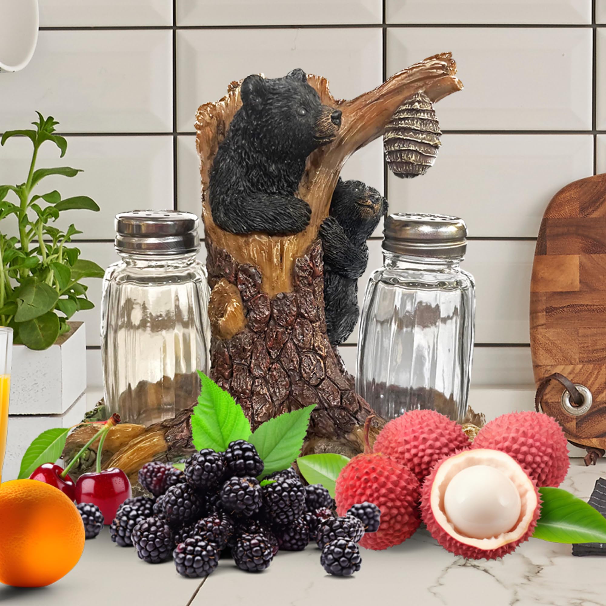 Pine Ridge Salero y pimentero de oso – Dos agitadores de vidrio, soporte de oso en árbol para especias y condimentos, para cocina, comedor o decoración de mesa