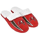 FOCO Tampa Bay Buccaneers NFL Mens Sherpa Slide Slippers - M