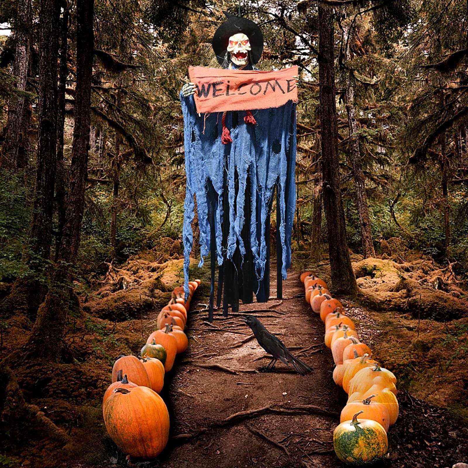 Le squisite decorazioni e gli oggetti di scena di Halloween hanno arricchito l'atmosfera misteriosa del festival, creando un'esperienza di Halloween unica! (A, 125x46cm)