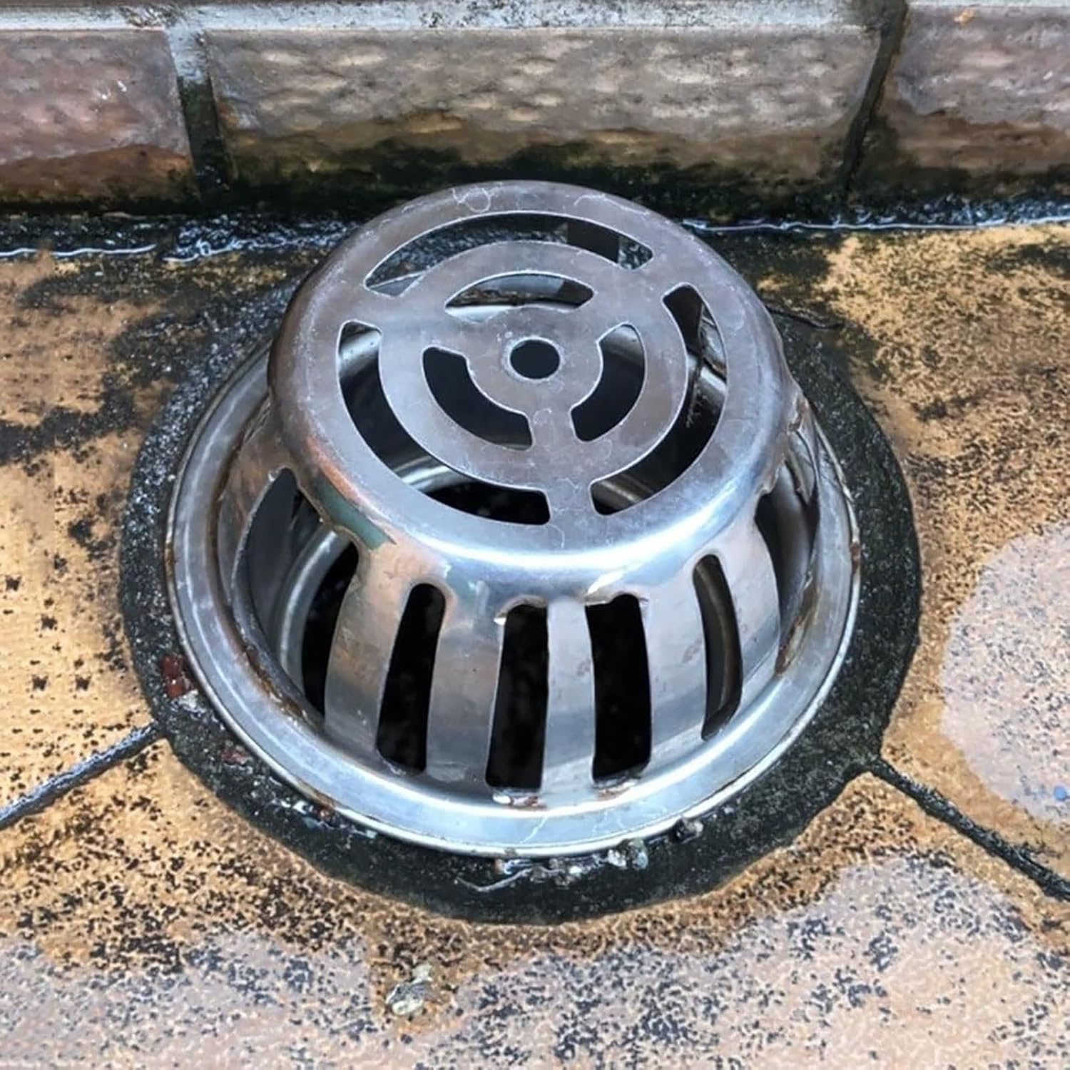 Stainless Steel Drain Grate, Dome-Shaped Floor Drain Cover, Suitable for Rooftops, Terraces, Balconies, Patios, and Lawns(5cm/2in)
