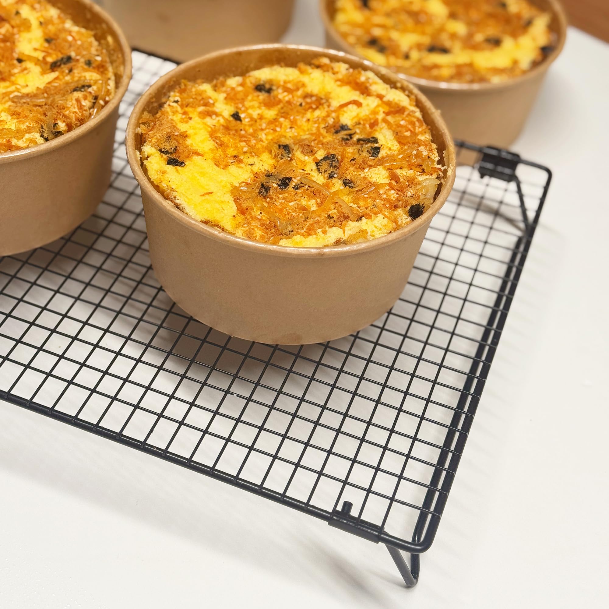 Lot de 2 grilles de refroidissement avec pieds pliables, pour cuisiner, rôtir, sécher, antirouille, anti-adhésif, pour la cuisson, 43,2 x 28,4 cm, noir (2)