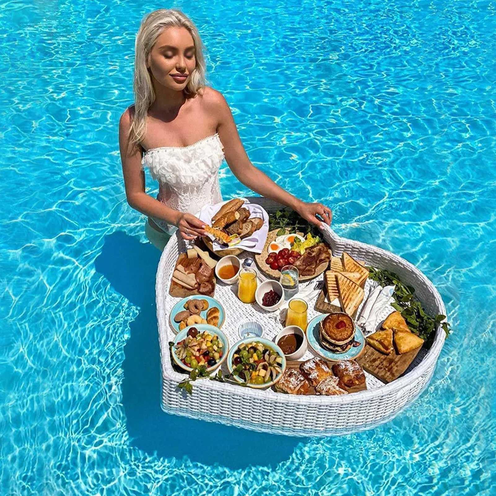 Vassoio Galleggiante in Rattan per Piscina con Manici, Vassoio Galleggiante per Bevande e Snack, Vassoio Galleggiante per Piscina, Accessori per Piscina, Decorazioni per Spiaggia e Feste.
