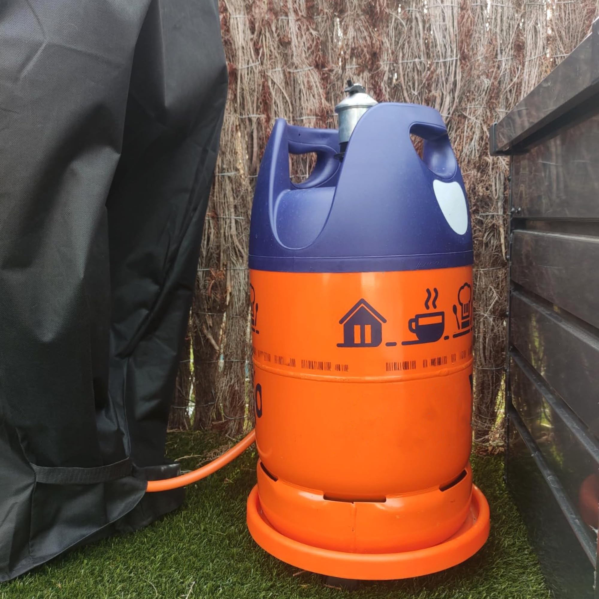 TECHZOCO Soporte para bombona butano Portabombonas Carro Porta bombona Gas Plástico 4 Ruedas 33,5 cm Naranja