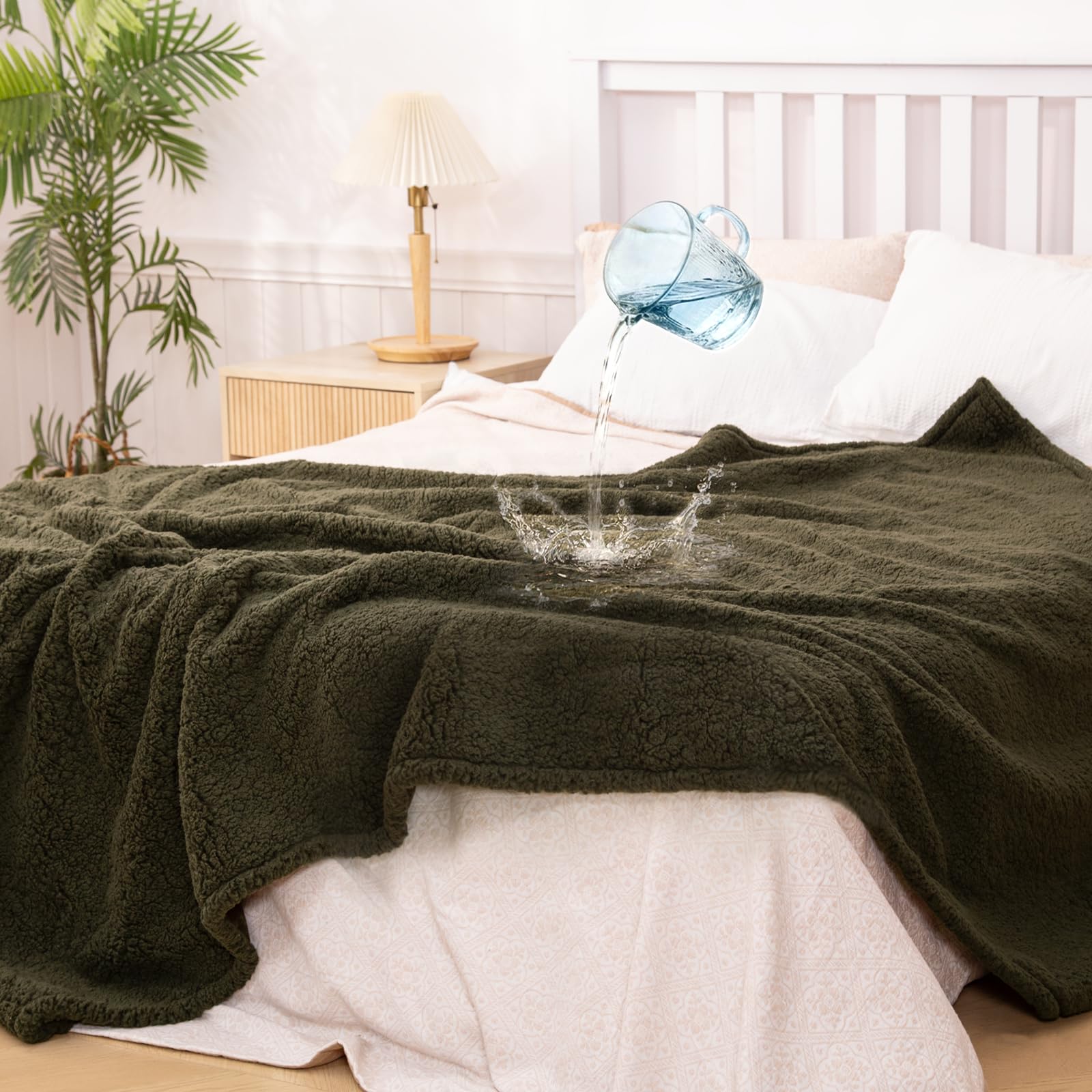 aodisman Waterproof Dog Blanket 60x80 Inches for Large Dogs, XL Leakproof Reversible Pet Blanket, Washable Furniture Cover Protector for Sofa, Couch, Fleece Cat Throw Bed Crate Kennel, Green