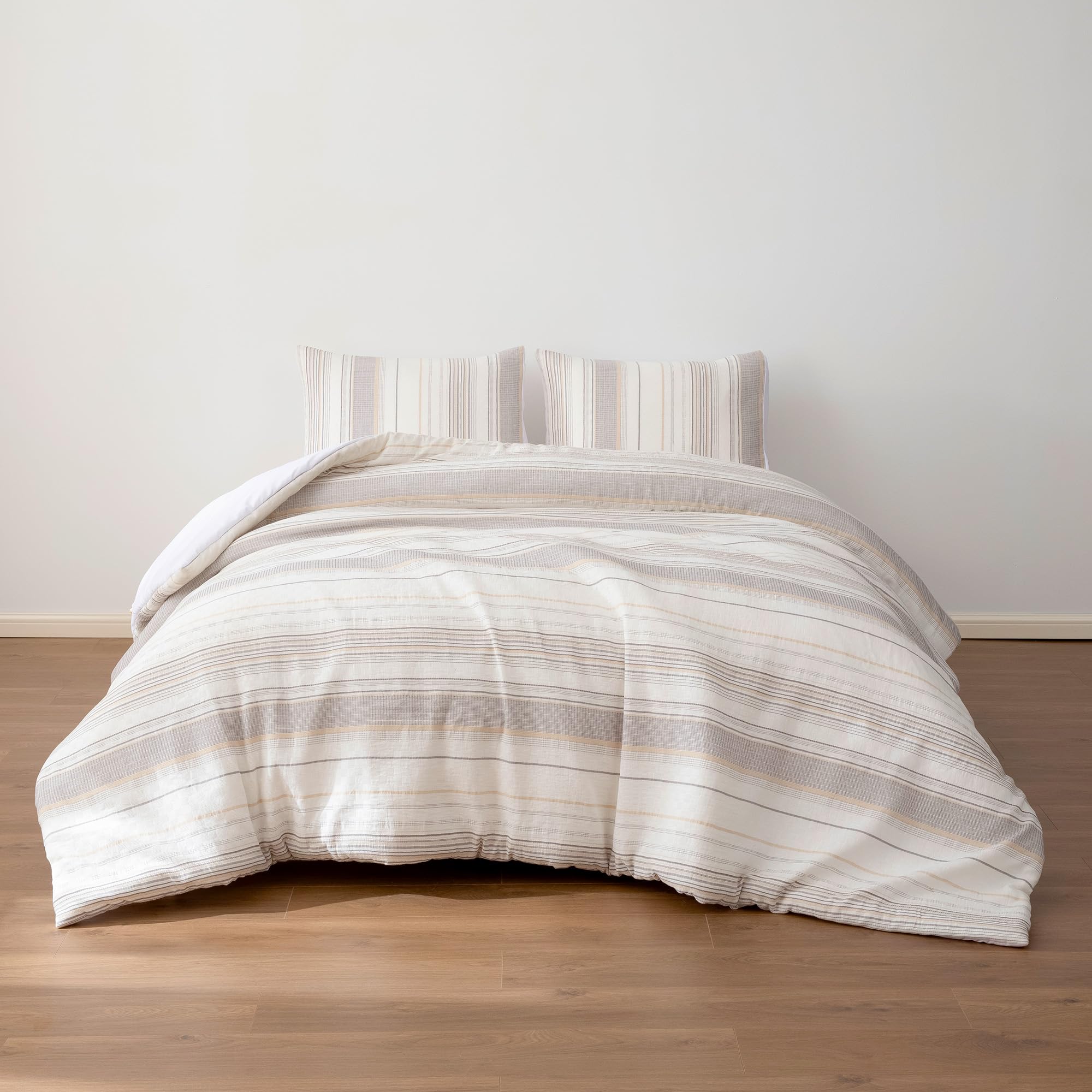 Amazon Basics 3-Piece Jacquard Microfiber Comforter and Pillow Sham Set, All-Season Bedding Set, Beige Striped, Queen