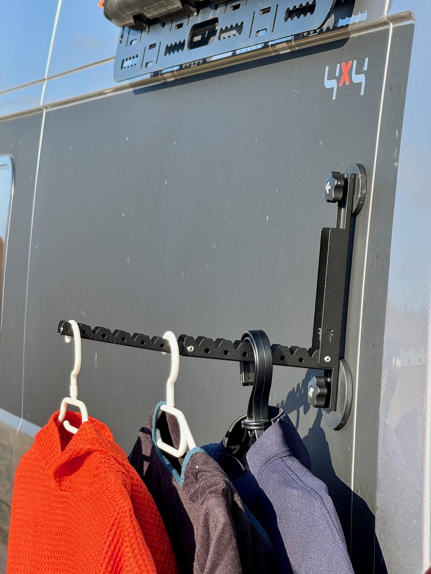 camping kleiderstange STYYL Foldy-Holdy - der magnetische, faltbare Kleiderhaken für Van, Camper, Bus, Category:Kinder Jugend_black Attribute 3:M ROSE REVEAL im Belastungs-Test: