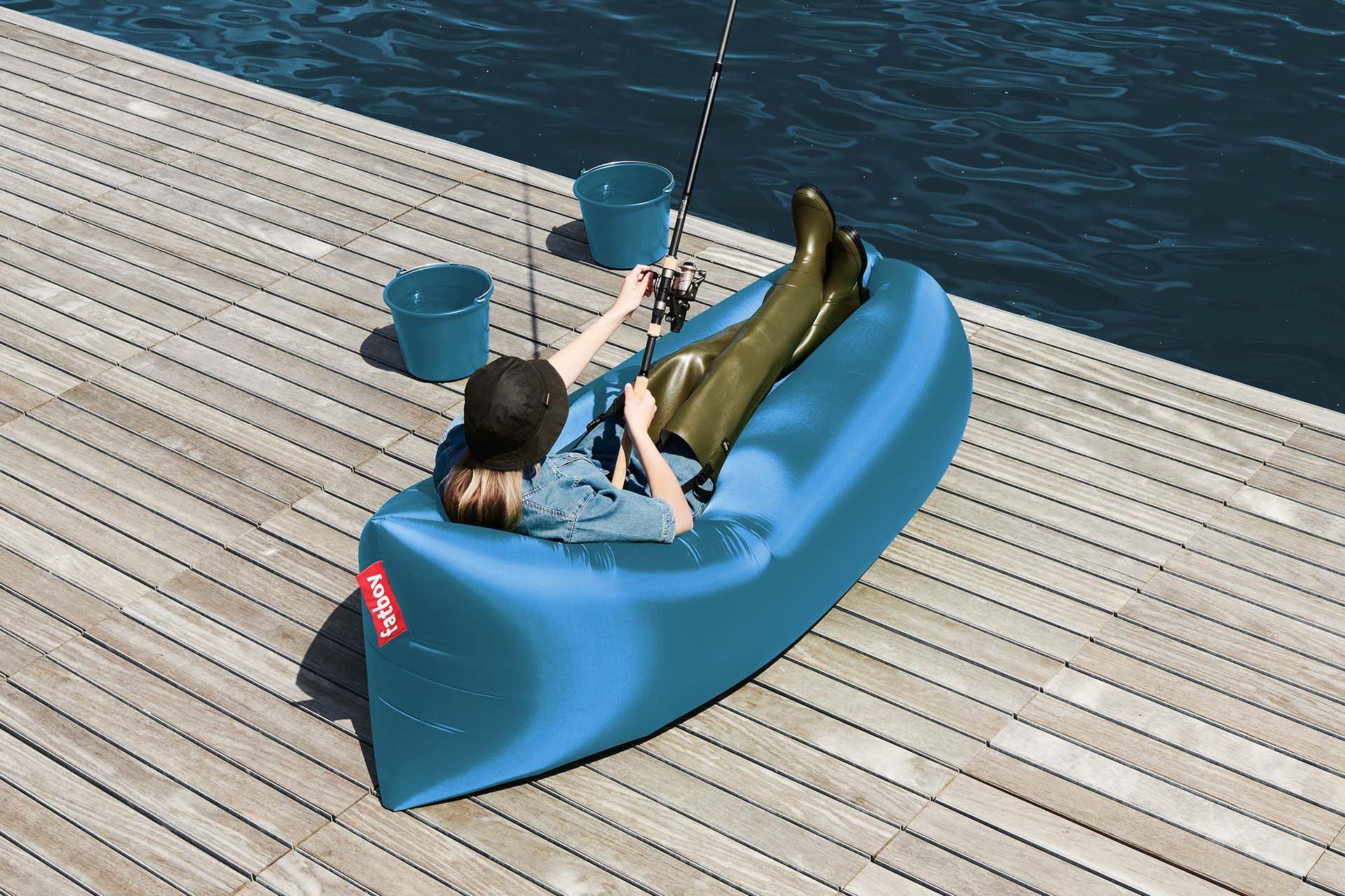 Fatboy Lamzac 3.0 Aufblasbares Sofa - Aufblasbare Couch - Keine Luftpumpe Nötig - Indoor und Outdoor Luftsofa - Wasser- und Schmutzabweisende Mini Couch aus Polyester - 200 x 90 x 50 cm - Himmelblau