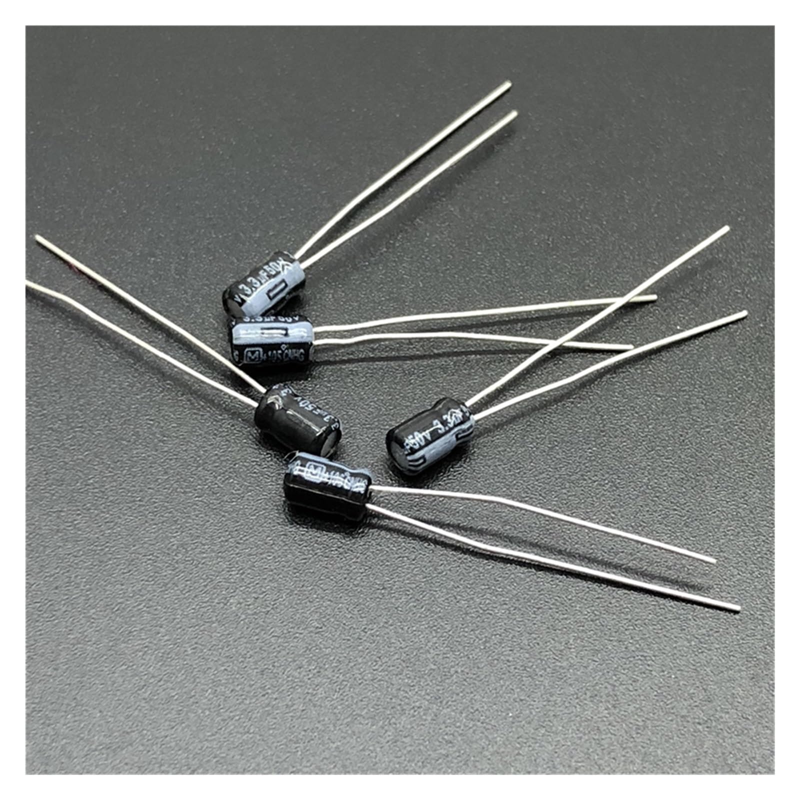 Condensateur 3.3uF 50V en aluminium : filtrage stable pour vos réparations