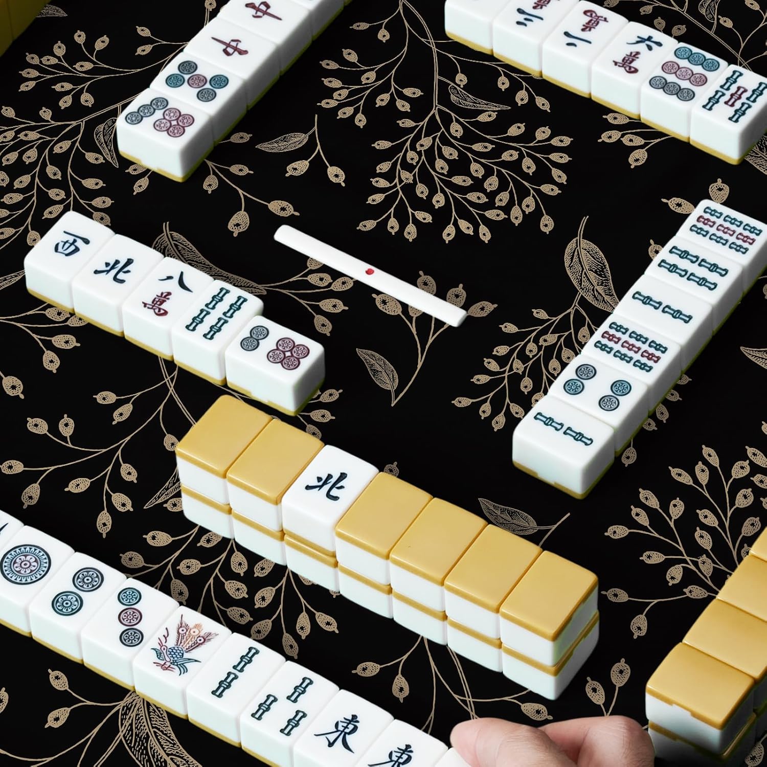Mahjong Mat for Table - Durable Mahjong Table Cover with Unique Design, Premium Mahjong Accessories, Perfect Mahjong Gifts for Women, Game Mat for Mahjong and Board Game Enthusiasts (Noir Floral)
