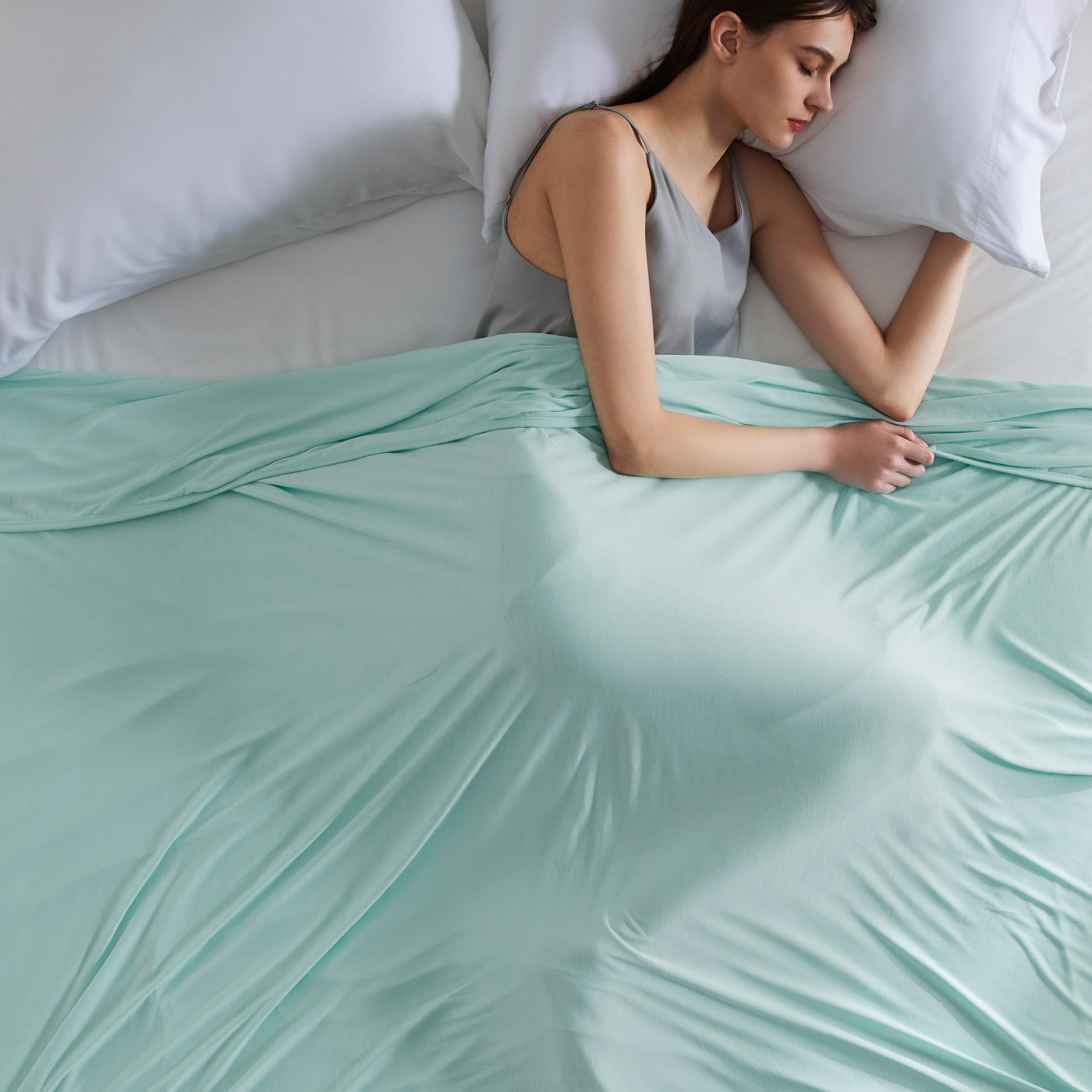 Bedsure Cooling Blanket Double Bed - Summer Blanket with Rayon Derived from Bamboo, Dual Sided Lightweight Cool Blanket with Arc-chill Cooling Fiber for Hot Sleepers, Double/Twin, Green, 150x200 cm