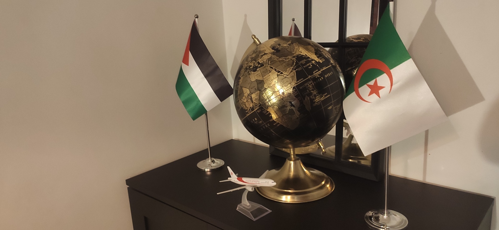 Drapeau De Table Prestige Palestine 22x15 Cm – Satin Qualité, Socle Métal – AZ FLAG