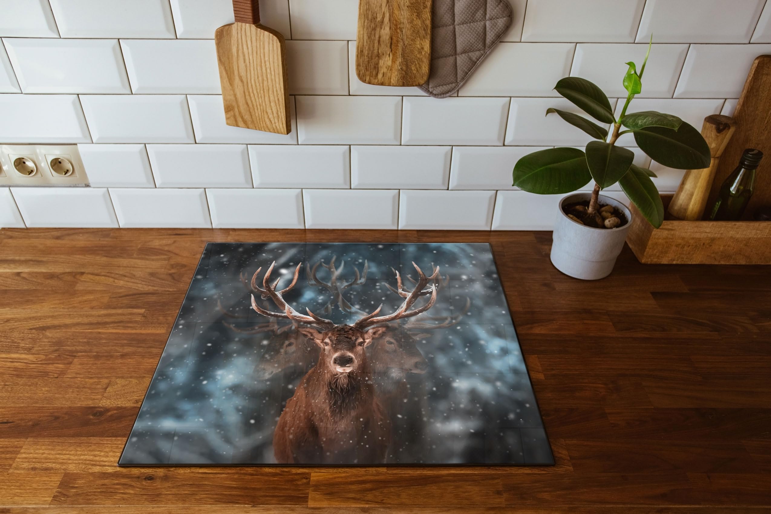 Machtvoller Hirsch im Winterwald Herdabdeckplatte & Spritzschutz aus Echtglas | Für Herd-Kochfelder | 60x52 cm