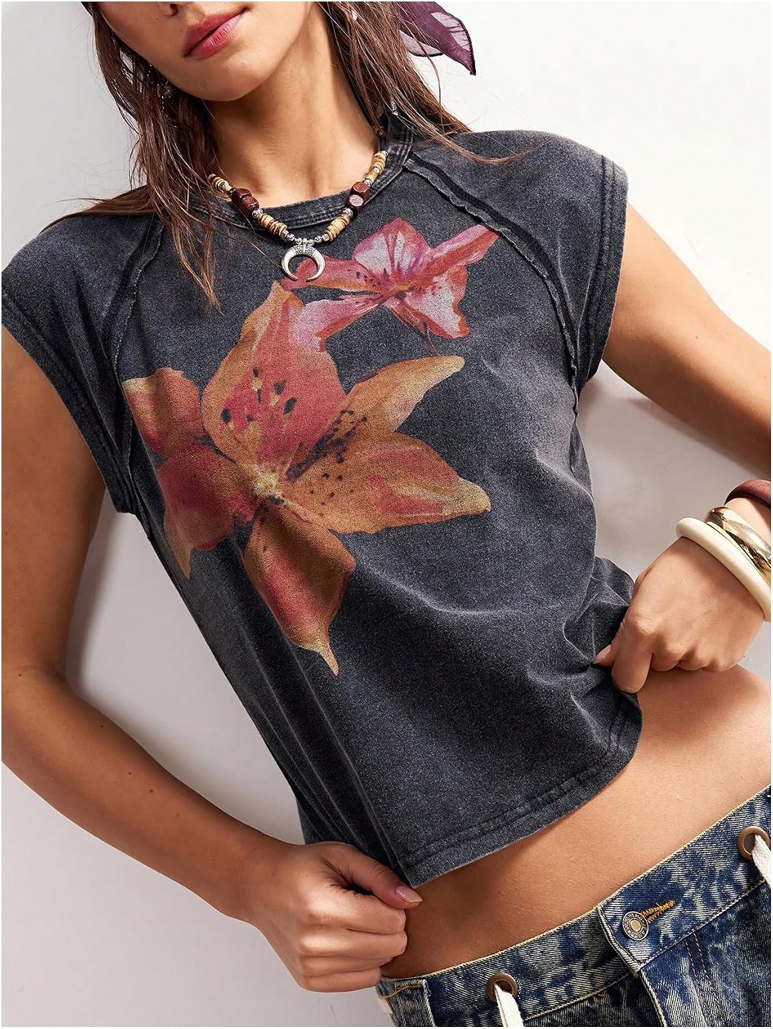 GORGLITTER Women's Floral Y2k Crop Tops Cap Sleeve Crew Neck Boho T Shirt Vintage Western Going Out Tees