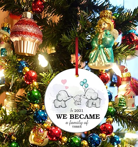 Miniatura 4 de Adorno de Navidad de la familia de elefantes en 2021 We Become A Family of Three Keepsake Family Christmas Tree Decoraciones para amigos, bodas,