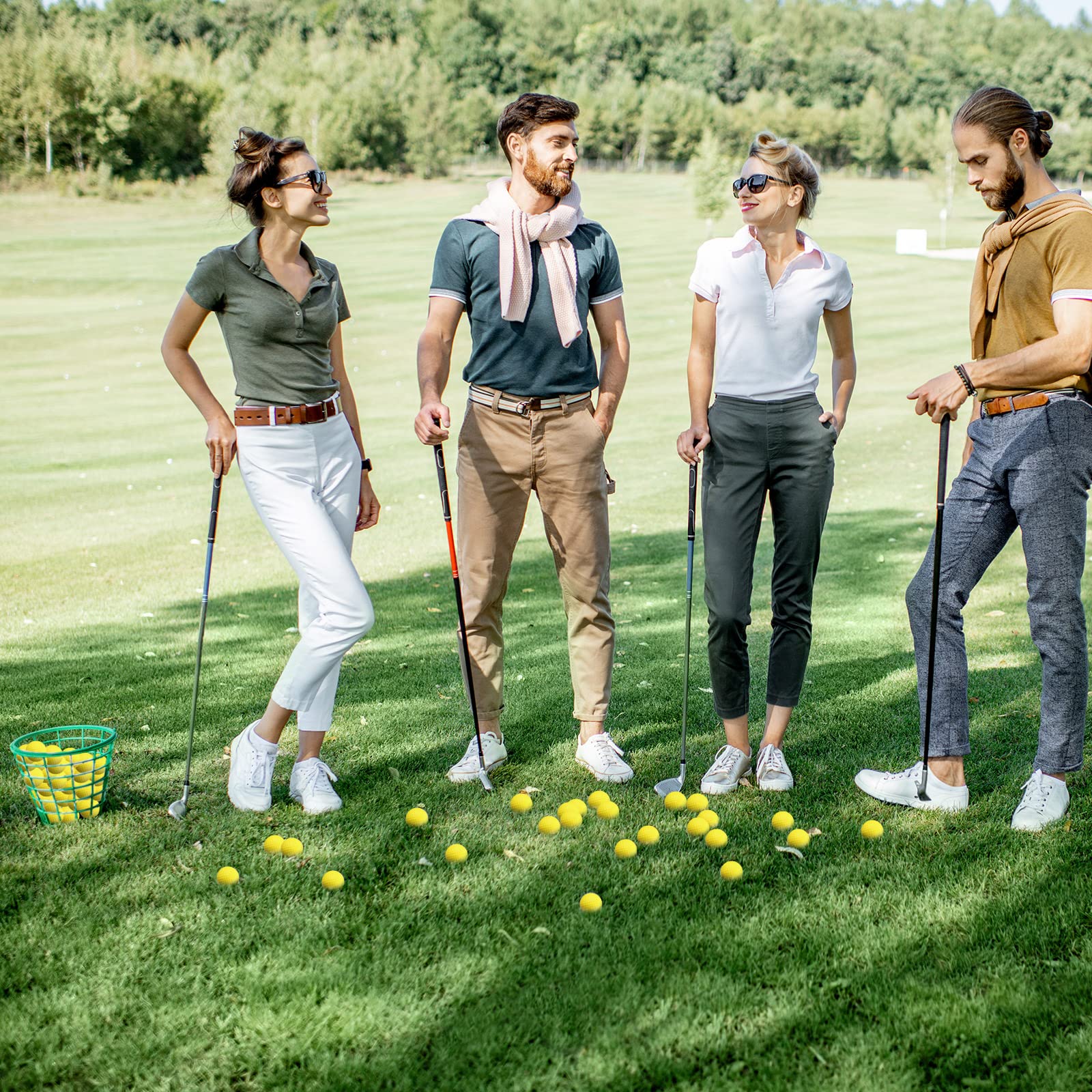 TUKIMA Junkin mit 80 Stück Schaumstoff-Bällen für Golfübungen, realistisches Gefühl und Flight-Training, Sportbälle, elastisch, weicher Schaum, Golfbälle für Innen- und Außenbereiche