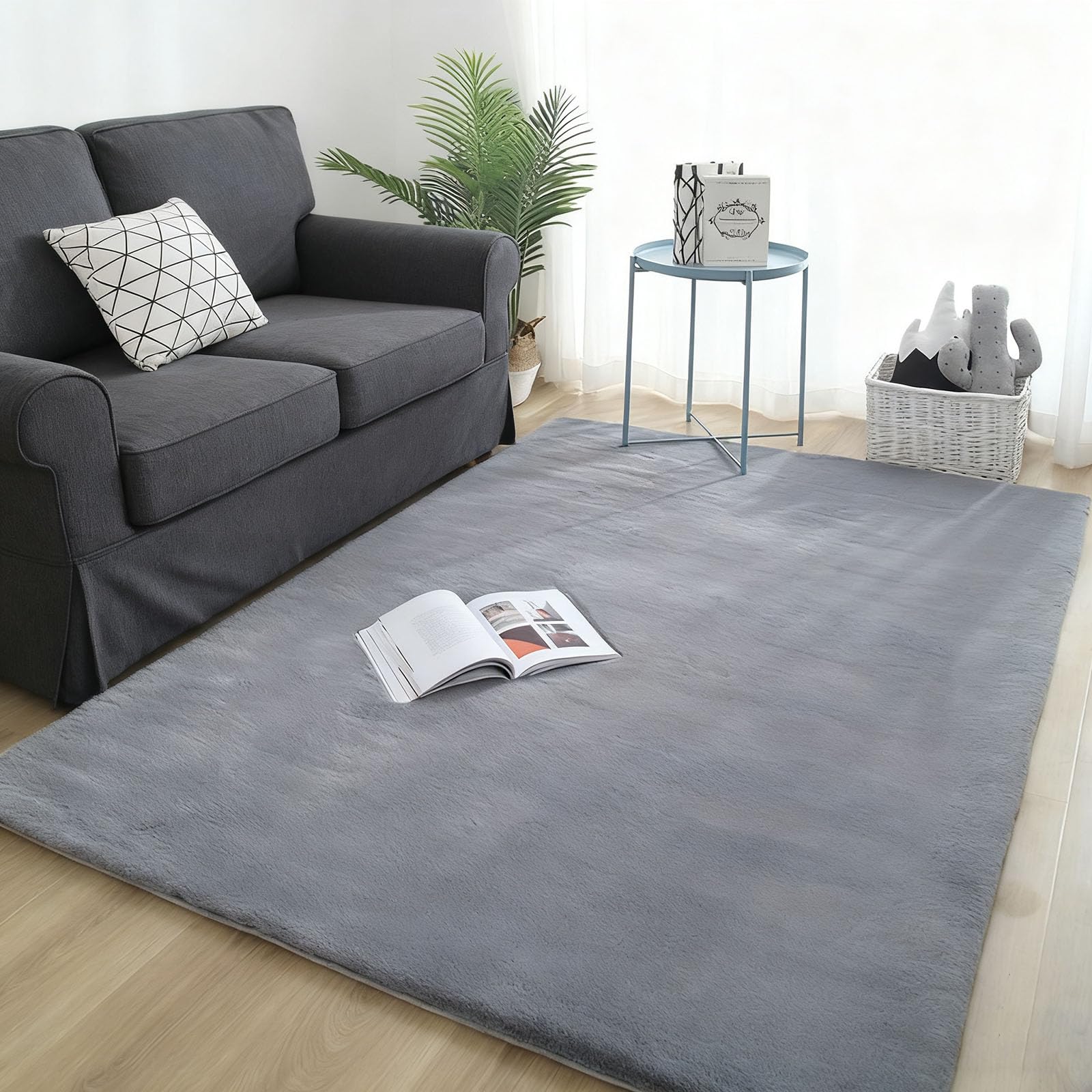 Tapis à poils courts gris 70x110 cm monochrome moderne pour salon