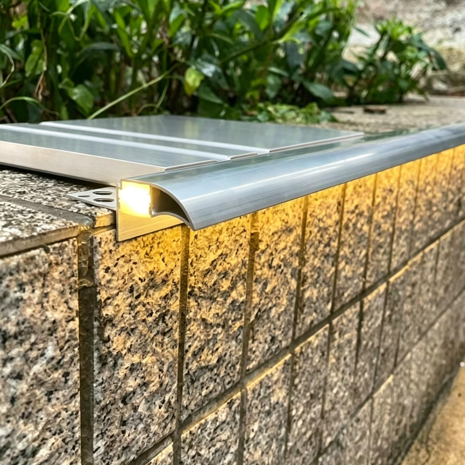 Tropfkantenprofil Dach-Traufprofil Mit Lichtkanal, Regenabweiser Für Die Außenwand, Regenschutz Für Fenster (Traufprofil)(Silver,3.3ft(1m))