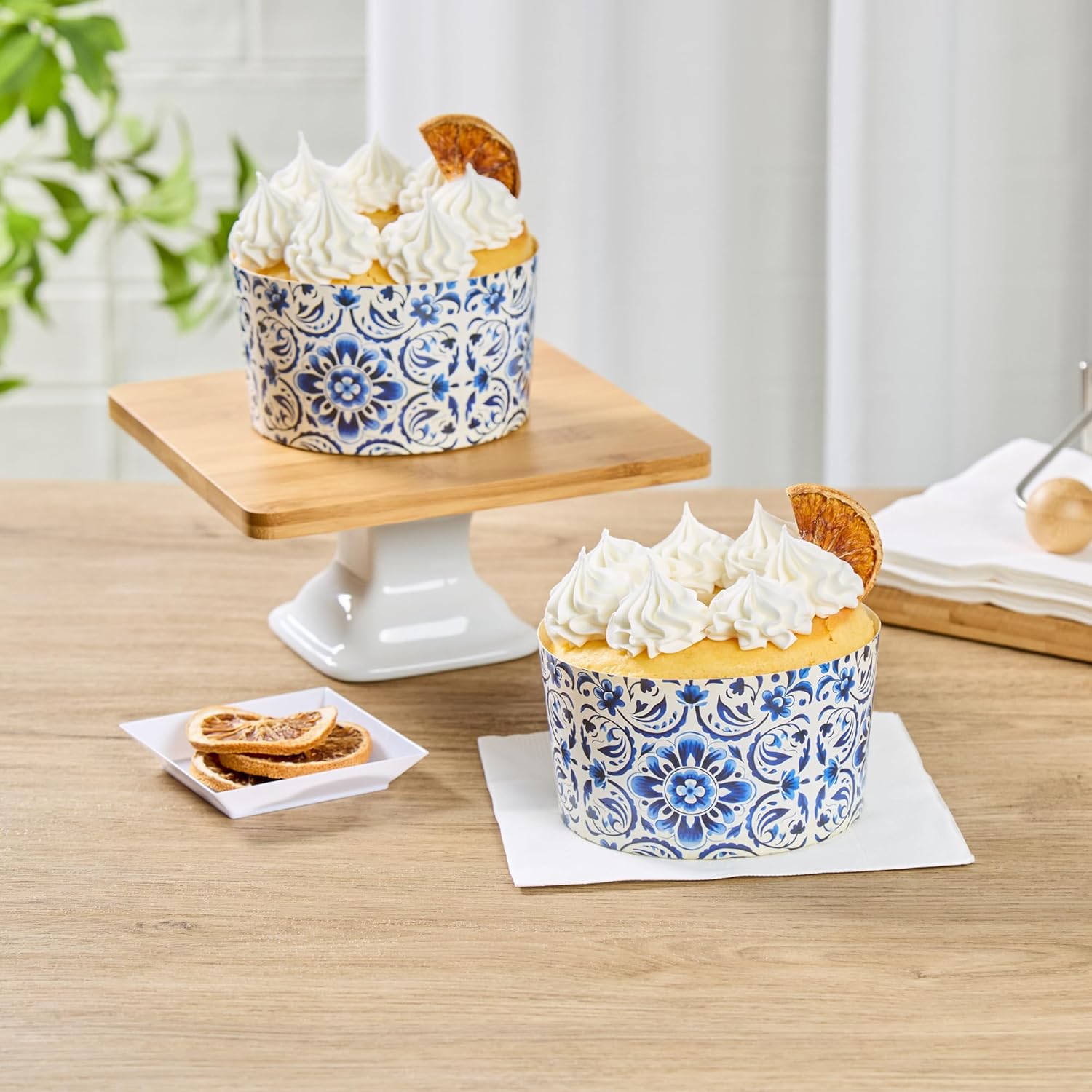 Restaurantware Angel Food Cake Pan 100 Pack of 22 oz Greaseproof Cake Pans Disposable Quick-Release Oven-Safe Freezer-Safe Sturdy Paper Tube Pan For Baking