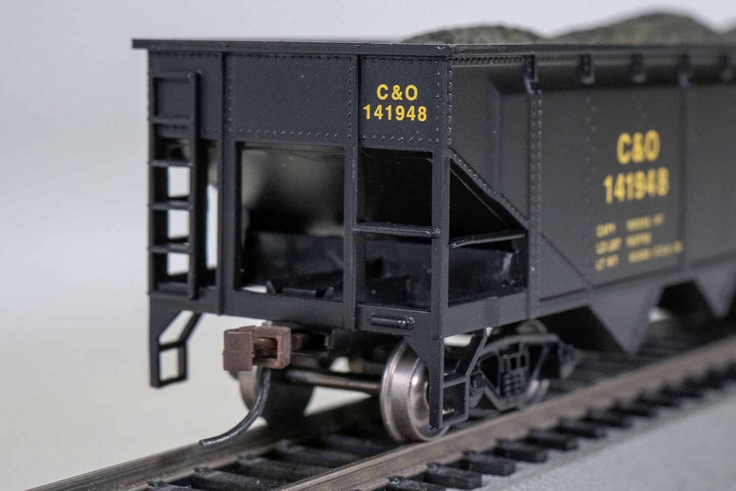 Bachmann Trains - 40' Quad Hopper Car - CSX - HO Scale, Grey, 8