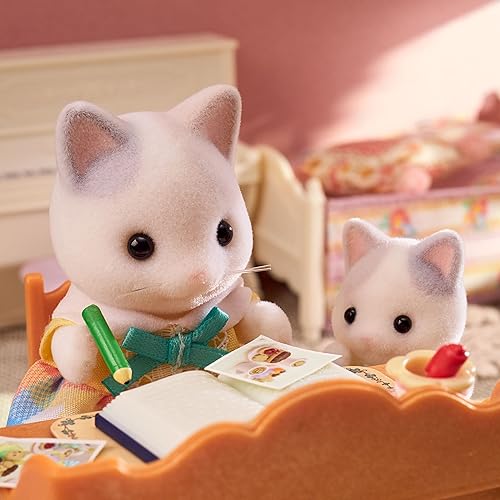 Miniatura 7 de Calico Critters Latte Cat Family - Juego de 4 figuras coleccionables para niños a partir de 3 años