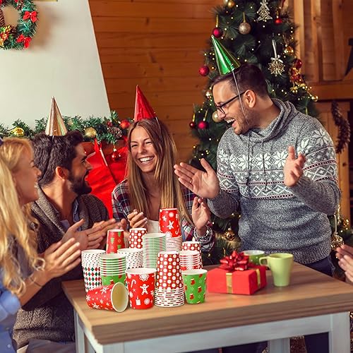 Miniatura 4 de Umigy 100 vasos de papel de Navidad desechables a granel, 9 onzas, chocolate caliente, café, árbol de Navidad, copos de nieve, vasos a cuadros para