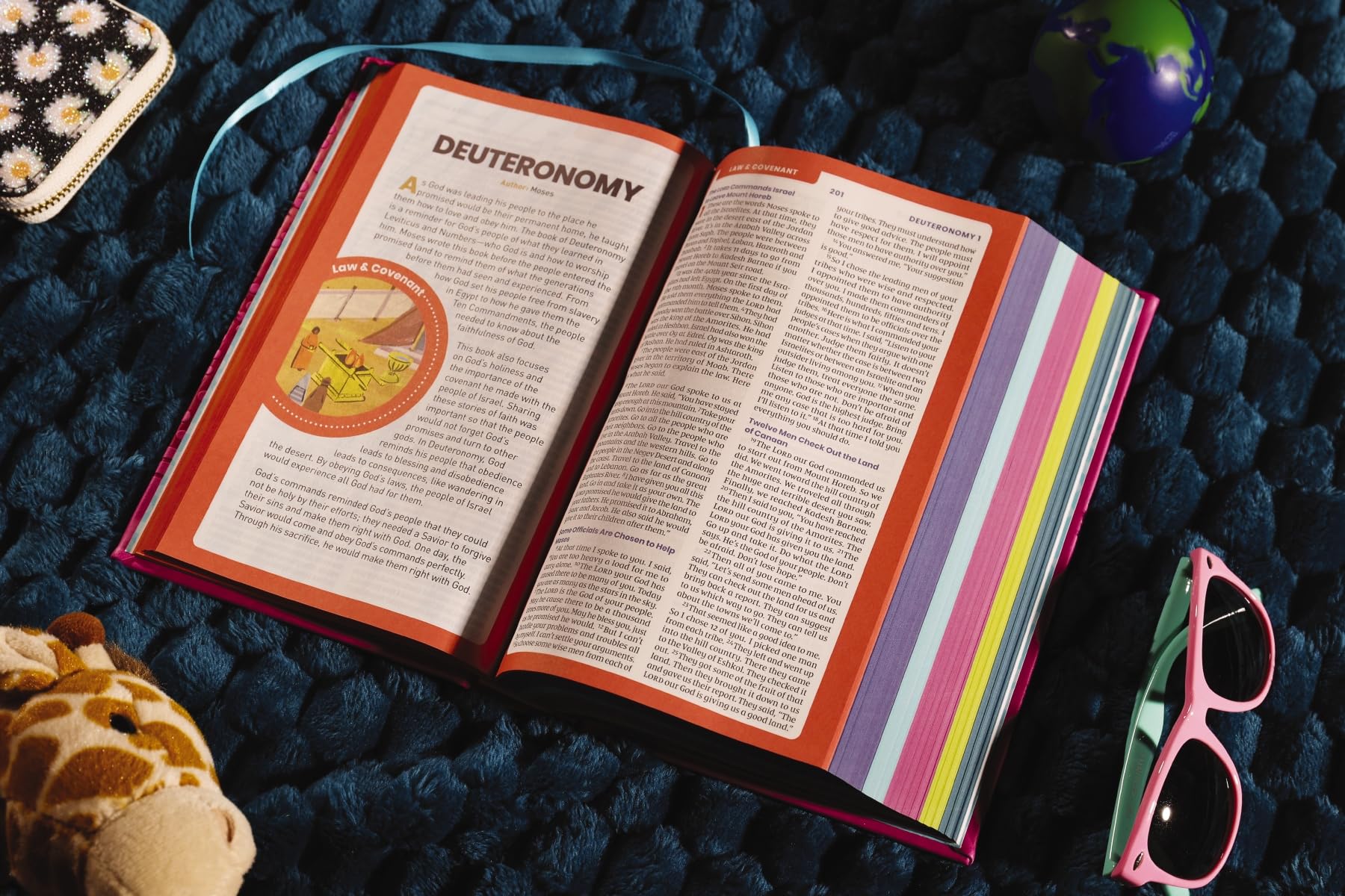 NIrV, Tiny Theologians Bible, Leathersoft over Board, Pink, Comfort Print: A Beginner’s Guide to the Bible – for Kids