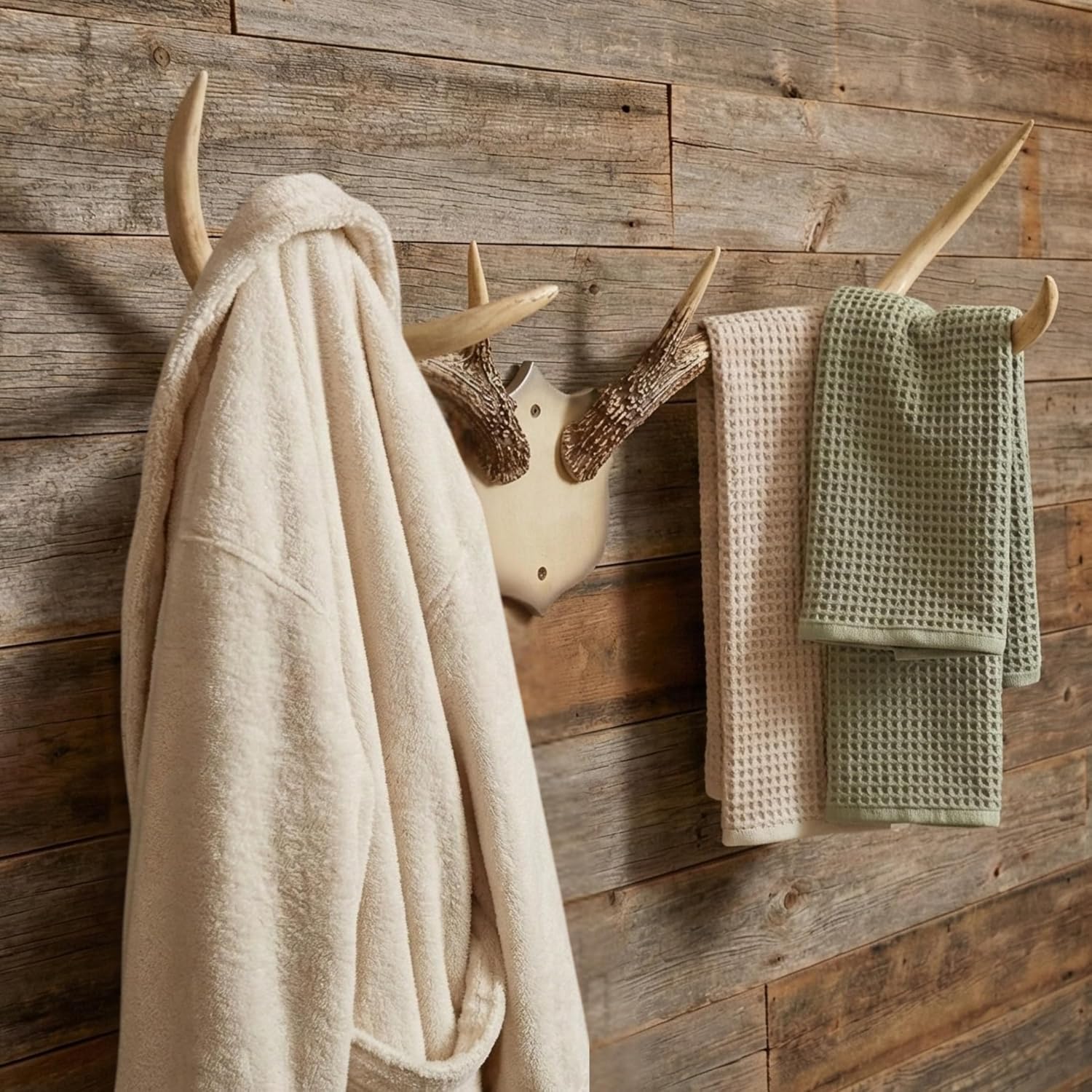 BestGiftEver Antler Wall Rack Resin Deer Antler Hooks Rustic Cabin Lodge Decor Mounted Organizer Hat Hanger Key Holder Entryway Bathroom Towel Hook Hunting Western Farmhouse Decoration Gift