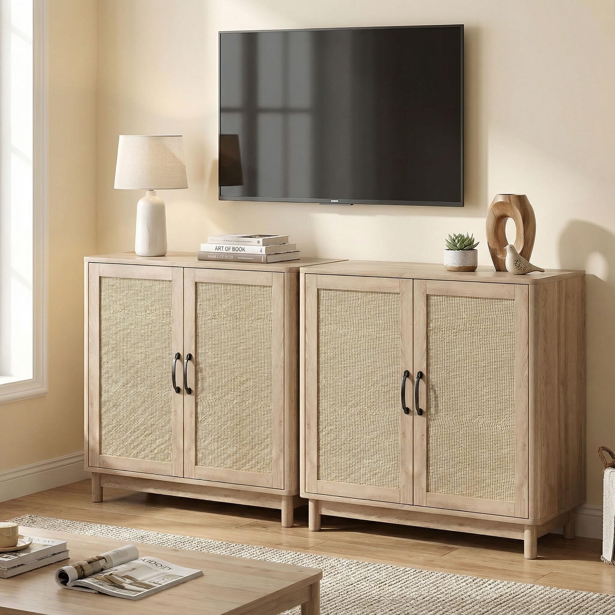HOMCOM Aparador Salón 2 Puertas de Ratán Estilo Bohemio 76 x 35 x 75,5 cm Roble | Mueble de almacenamiento, estante ajustable, bordes redondeados, aparador, comedor y cocina