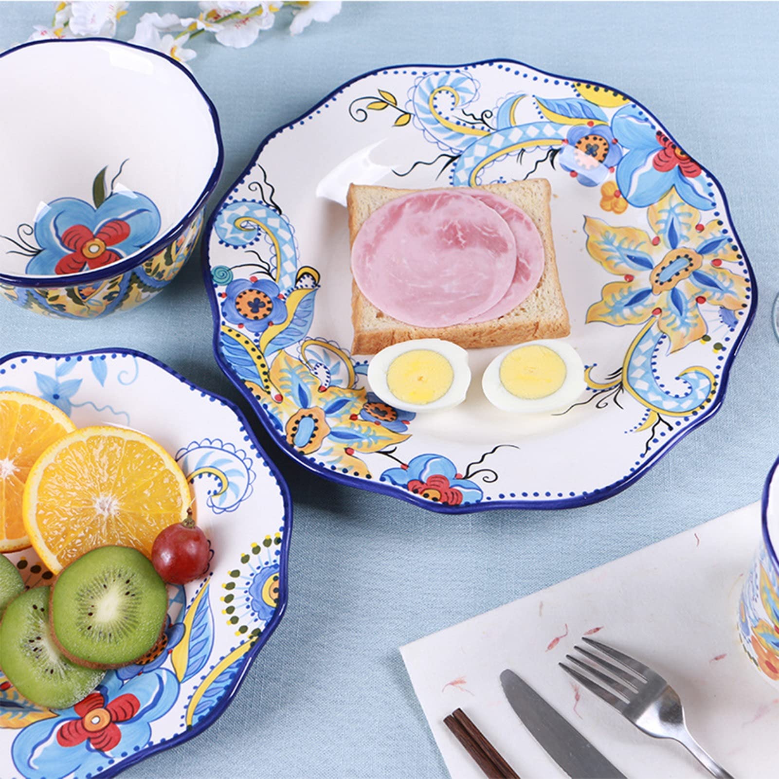 Kompletny i nowoczesny porcelanowy zestaw obiadowy dla 4 osób (16 sztuk) Talerze obiadowe, talerze deserowe, miski na płatki i kubki, zastawa stołowa z nieregularnymi krawędziami