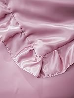 Vista 5 de Juego de funda de edredón sedosa de satén similar a la seda, color rosa rubor con estampado de satén con volantes rosados, 1 funda de edredón y 2