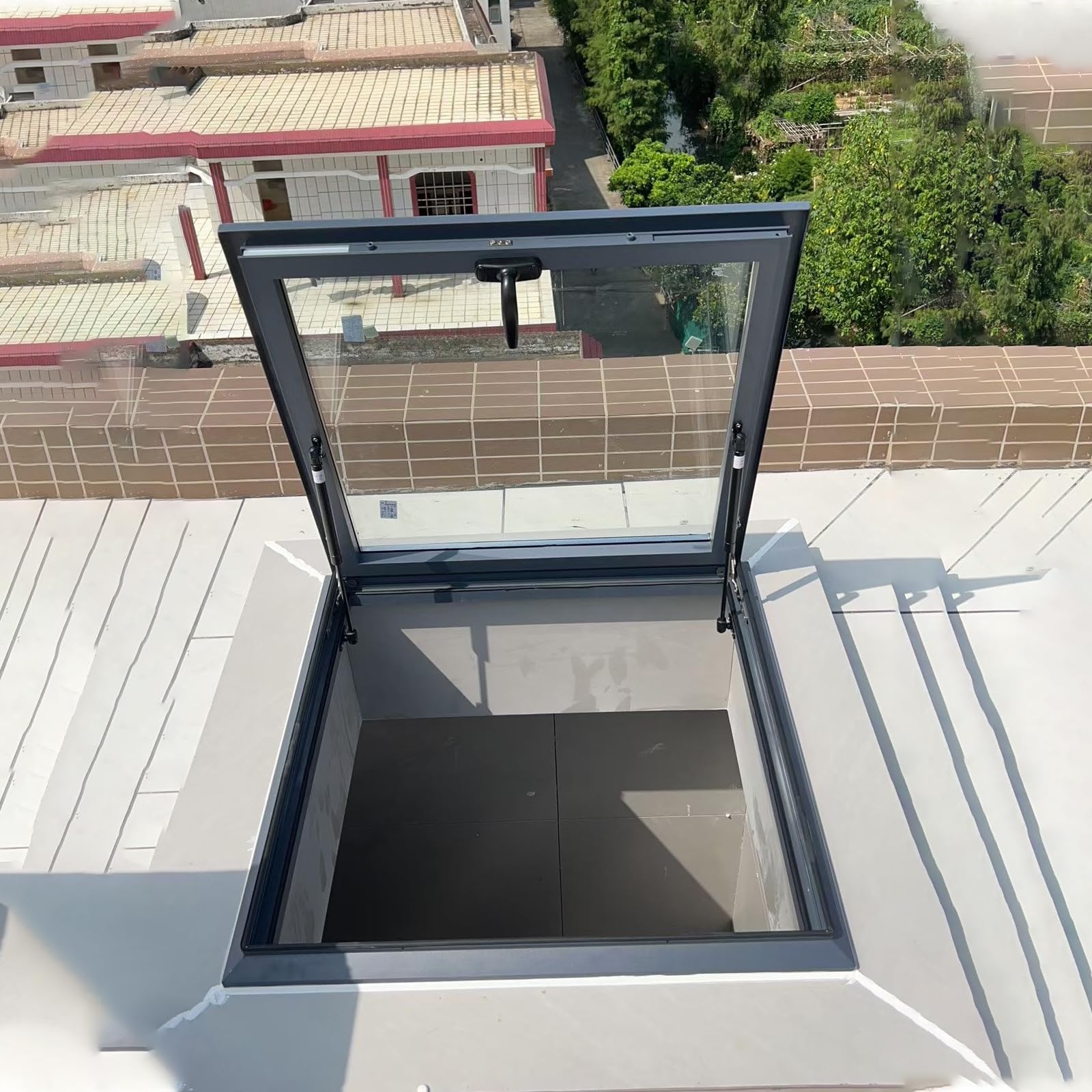 Lucernario per tetto, Finestra da tetto con vetro temperato, Soffitta finestra per uscita sul tetto copertura, ventilazione botola da tetto, Cantina porta di osservazione sicurezza (58 * 78cm)
