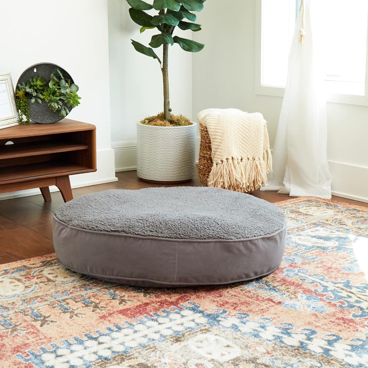Happy Hounds Scout Deluxe Round Pillow Style Sherpa Dog Bed, Medium (36 x 36 in.), Pewter