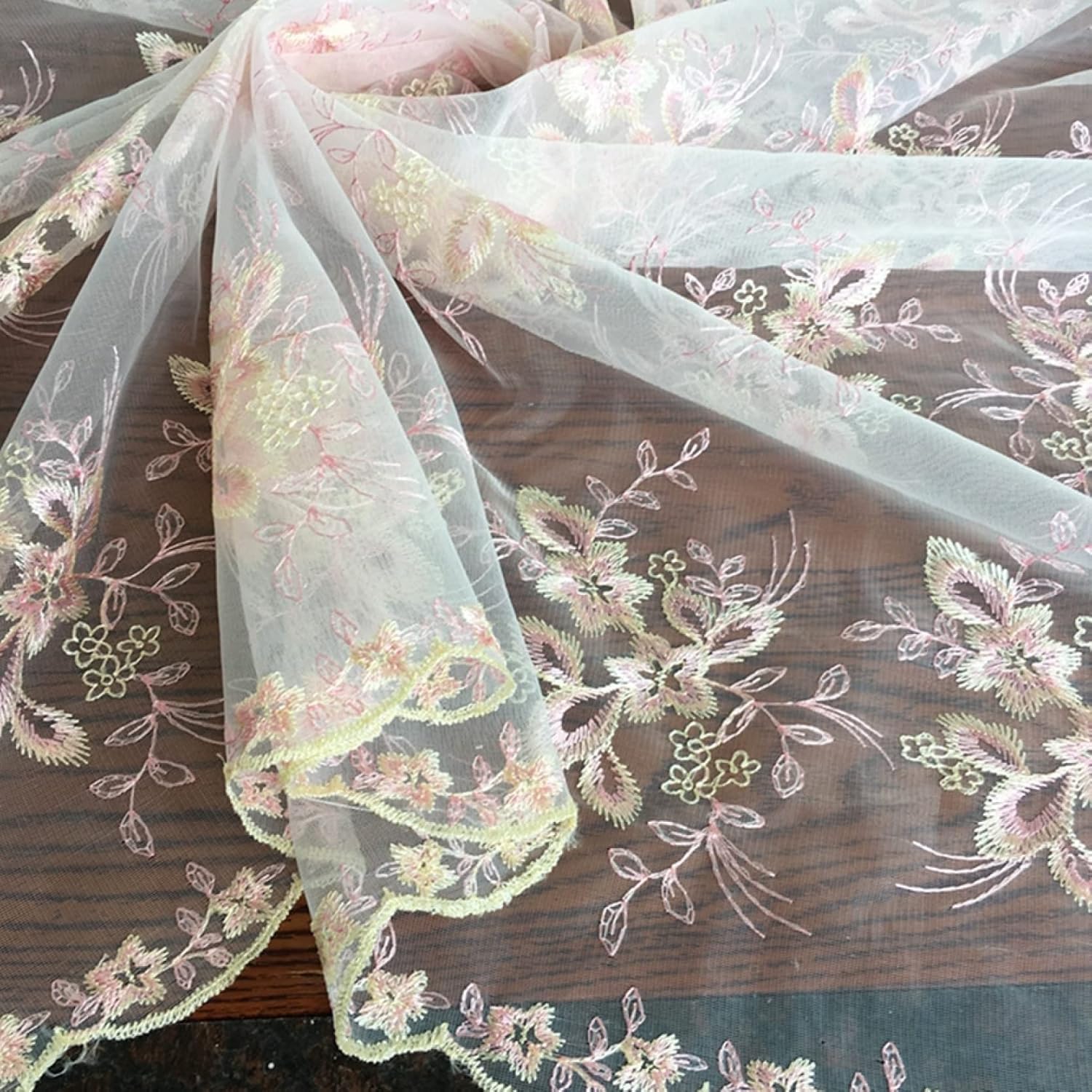 Tessuto di pizzo organza ricamato floreale in poliestere