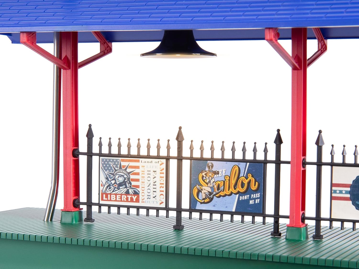 Lionel America WWII O Gauge Model Train Illuminated Station Platform Accessory