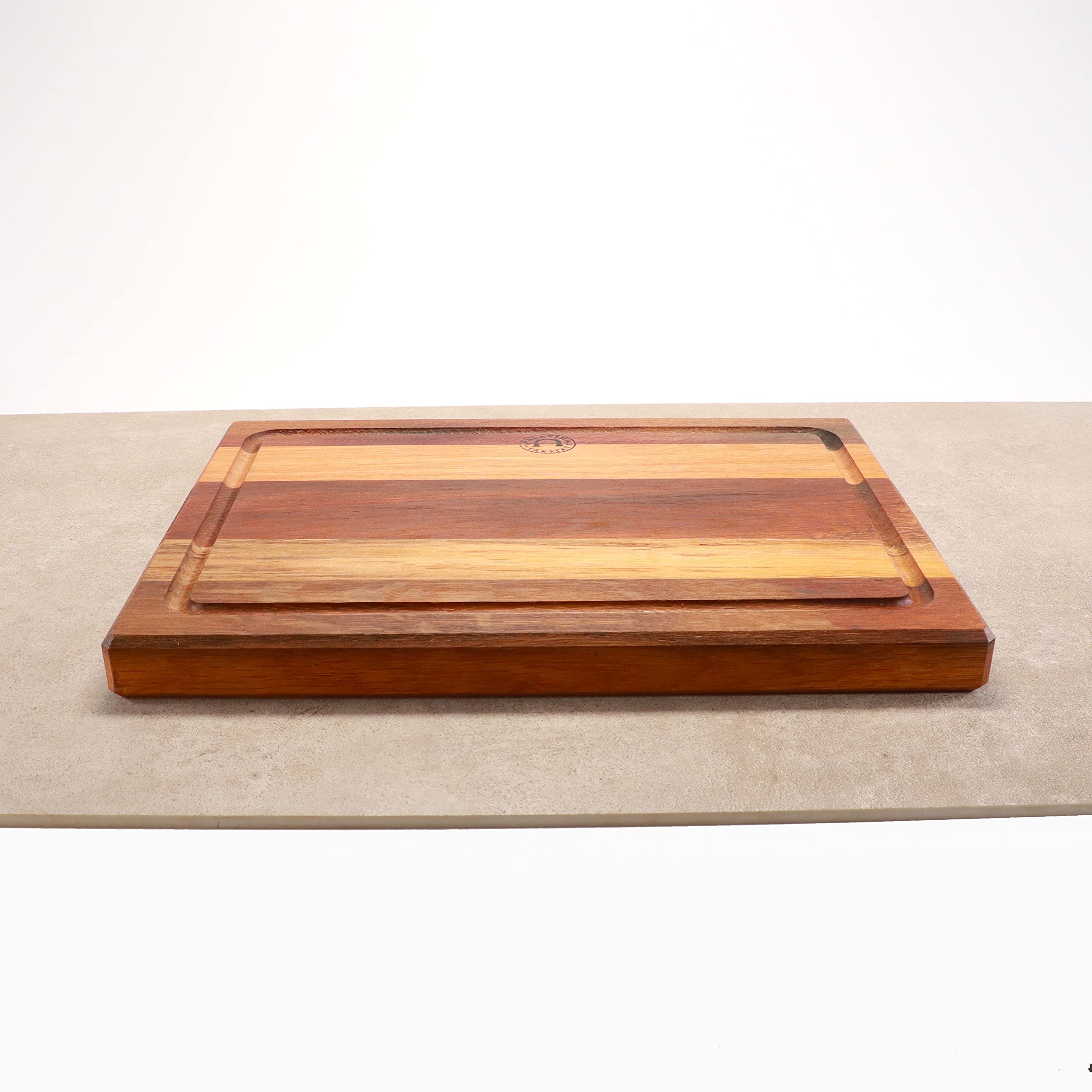 Palatina Werkstatt® | solidna, ręcznie robiona deska kuchenna / deska do krojenia z rowkiem na sok | 40x30 cm | wykonane ręcznie ze starego drewna beczkowego (dąb) | wytrzymały, wysokiej jakości i delikatny dla ostrza