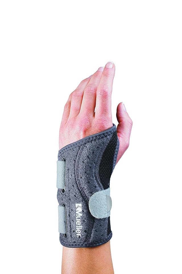 Mueller Sports Medicine Adjust-to-Fit Wrist Brace Wrist Pain Relief Support for Men and Women Ideal for Carpal Tunnel