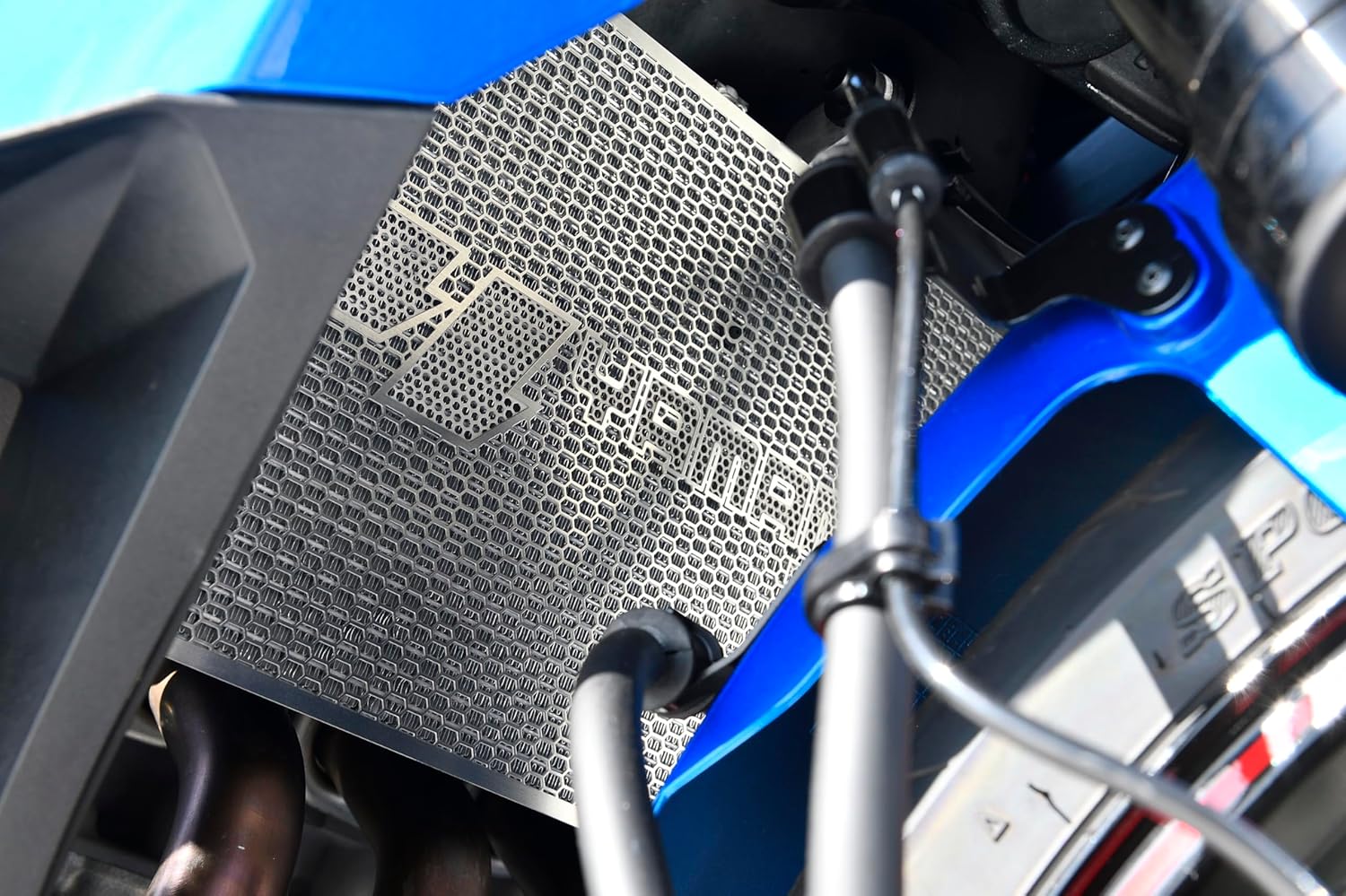 確認 ヤマモトレーシング(YAMAMOTO) ZX-4Rラジエターコアガード 00022-07