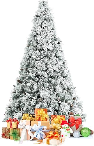 GOFLAME Árbol de Navidad artificial de 7 pies, árbol de Navidad con bisagras flocado de nieve con agujas de pino, bayas rojas, conos de pino y base