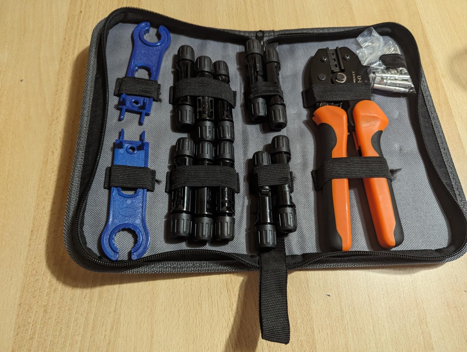 ECO-WORTHY Solar Stecker Crimpzange Set - 10 Paar MC4 Stecker + Werkzeug Für Solaranlagen