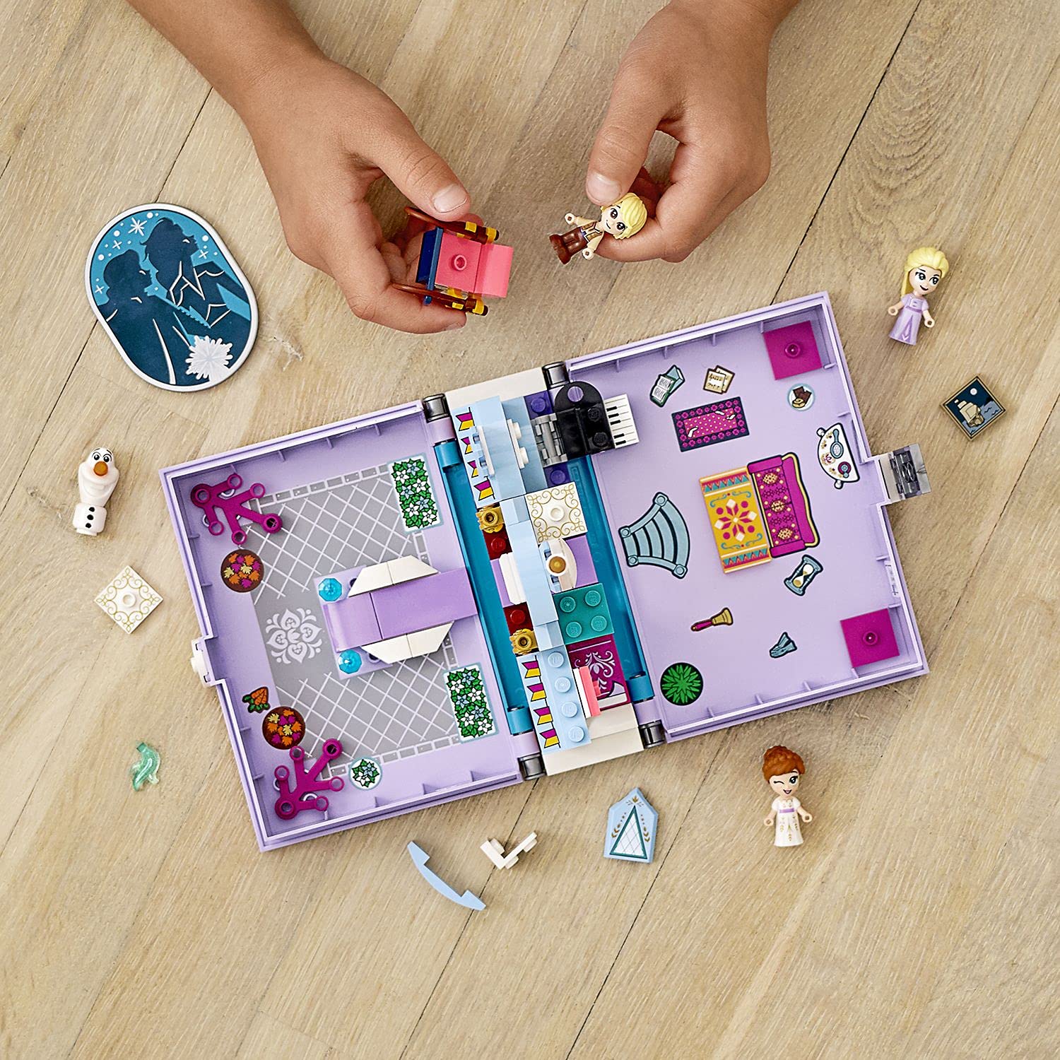 LEGO 43175 Disney Princess Annas und Elsas Märchenbuch