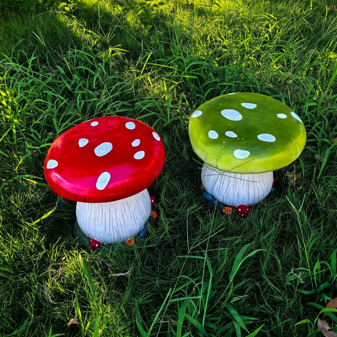 Mushroom Stool Home Shoe Stool Kid's Room Decor Outdoor Garden Simulation Large Mushroom Chair Garden Decor Courtyard Park Lawn Art Sculpture Decoration (Green)