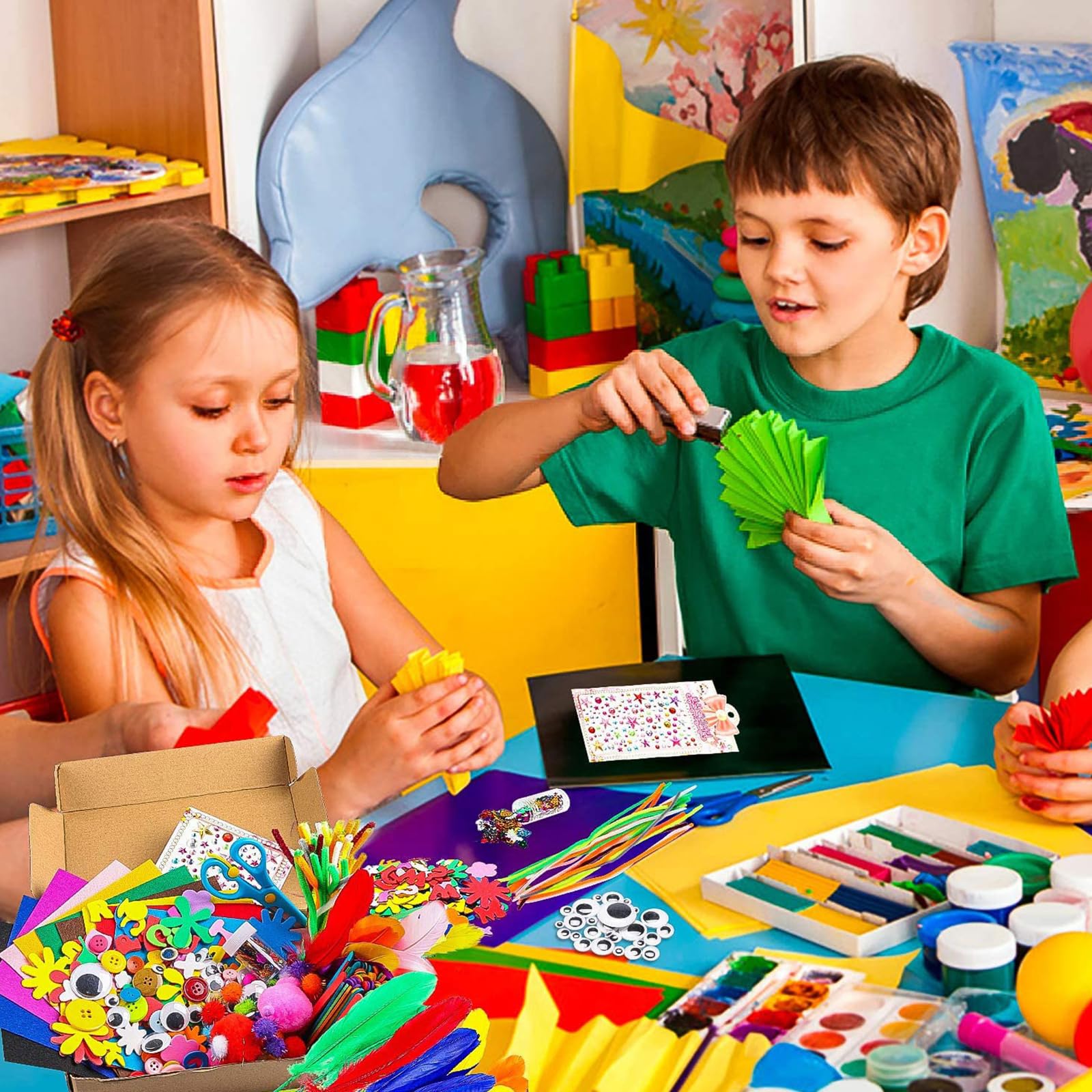 Lavoretti Creativi per Bambini, 1000+ Pezzi Kit Artigianali per Bambini,Arti e Mestieri per Bambini, DIY Art Craft Set con Piume, Paillettes, Pompon Lampeggianti Giocattoli per Bambini Bambina