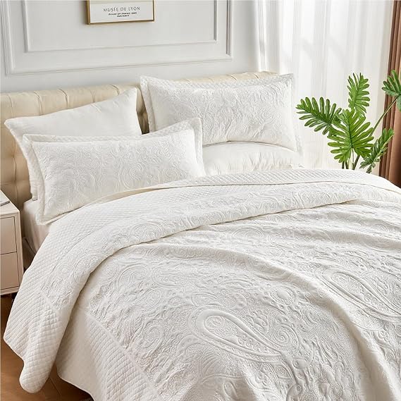 Oversized King Quilts 128x120, California King Bedspreads with 2 Pillow Shams, Ultrasonic Quilting Floral Pattern Soft Microfiber Lightweight Extra Large King Bedspread, White