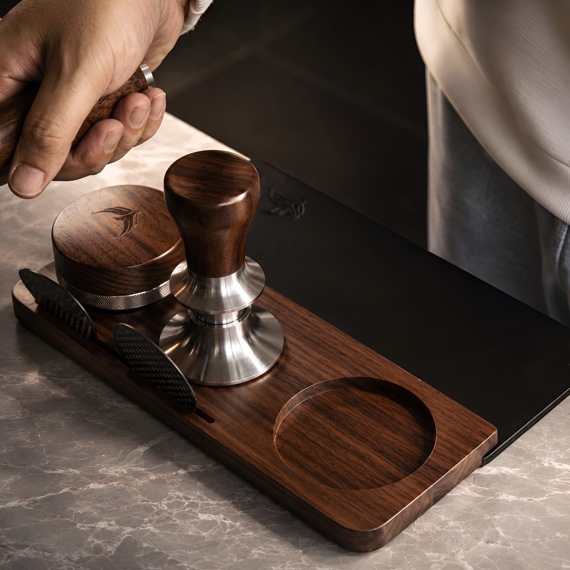 Alfombrilla de café espresso de 58 mm, nogal y cuero, organizador de alfombrillas de café para máquina de espresso, almacenamiento de herramientas de barista