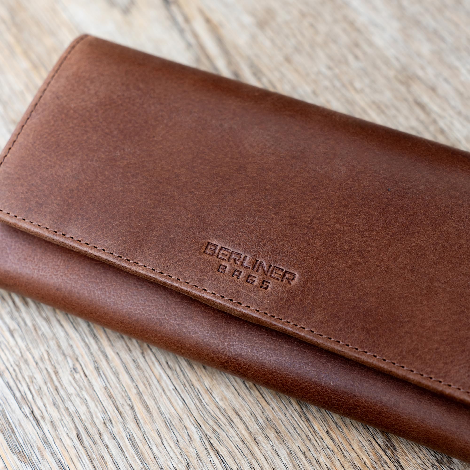 Berliner Bags Vintage Geldbörse Iris, Großes Portemonnaie aus Leder, Elegante Geldbeutel mit Mehreren Kartenfächern, RFID-Schutz & Druckknopf für Damen – Braun