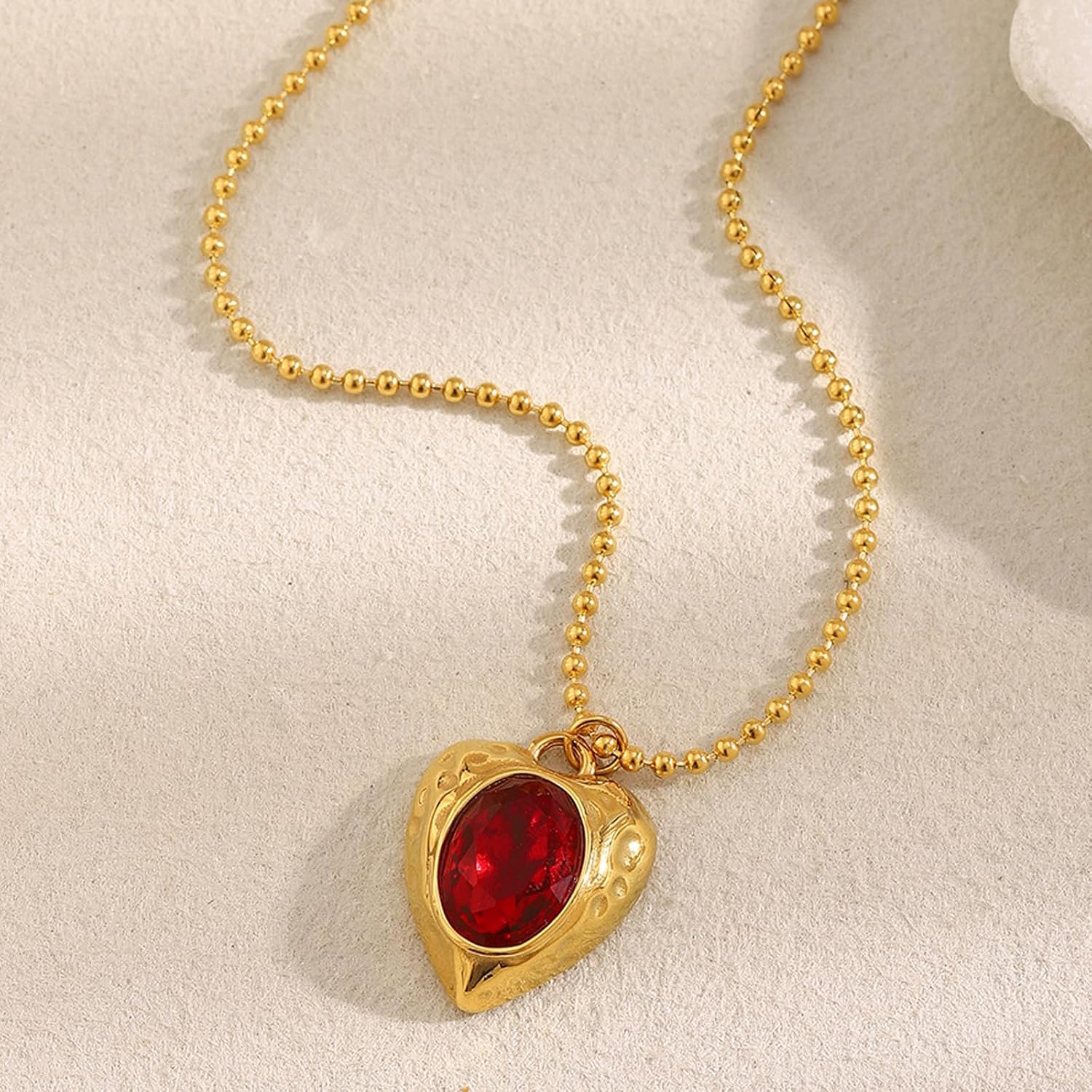 Stylish Heart Shaped Resin Necklace Elegant Drip Oil Finish for Casual Outfits and Formal Gatherings Stainless Steel Necklace for Daily Wear