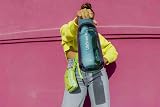 LifeStraw Go Series – Gourde filtrante sans BPA 1l pour les voyages et l’usage quotidien. Élimine les bactéries, les parasites et les microplastiques. Améliore le Goût, Nordic Noir (noir) - 2
